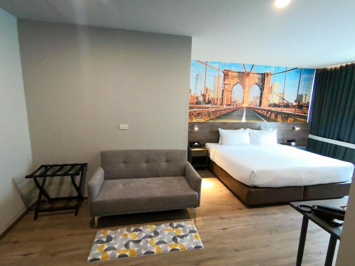 Manhattan Hotel Banguecoque Exterior foto
